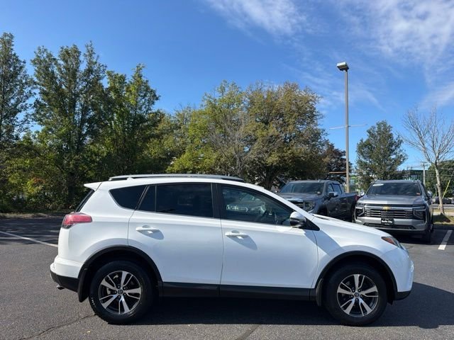 Used 2018 Super White Toyota XLE image 2