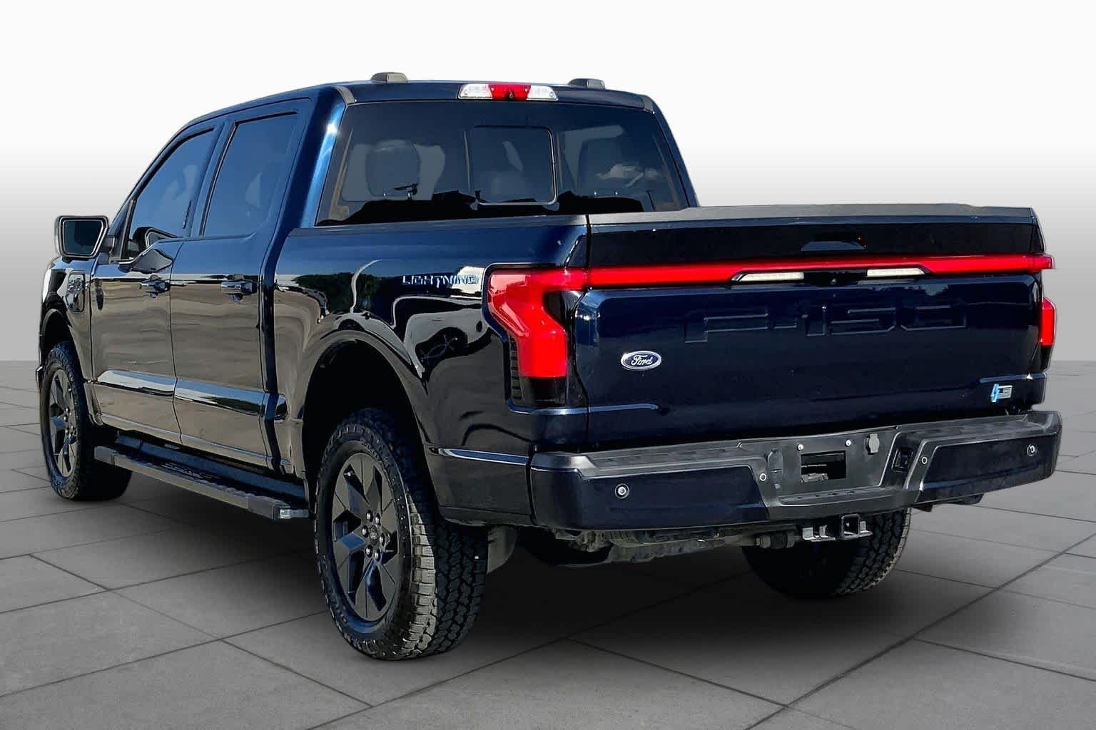 Used 2023 Antimatter Blue Metallic Ford LARIAT image 11