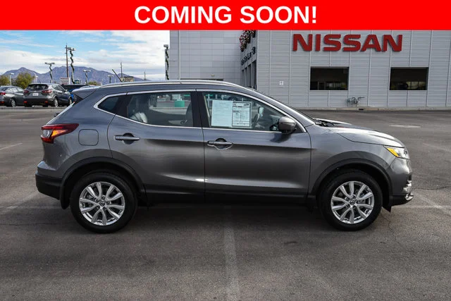 Used 2020 Gray Nissan SV image 6
