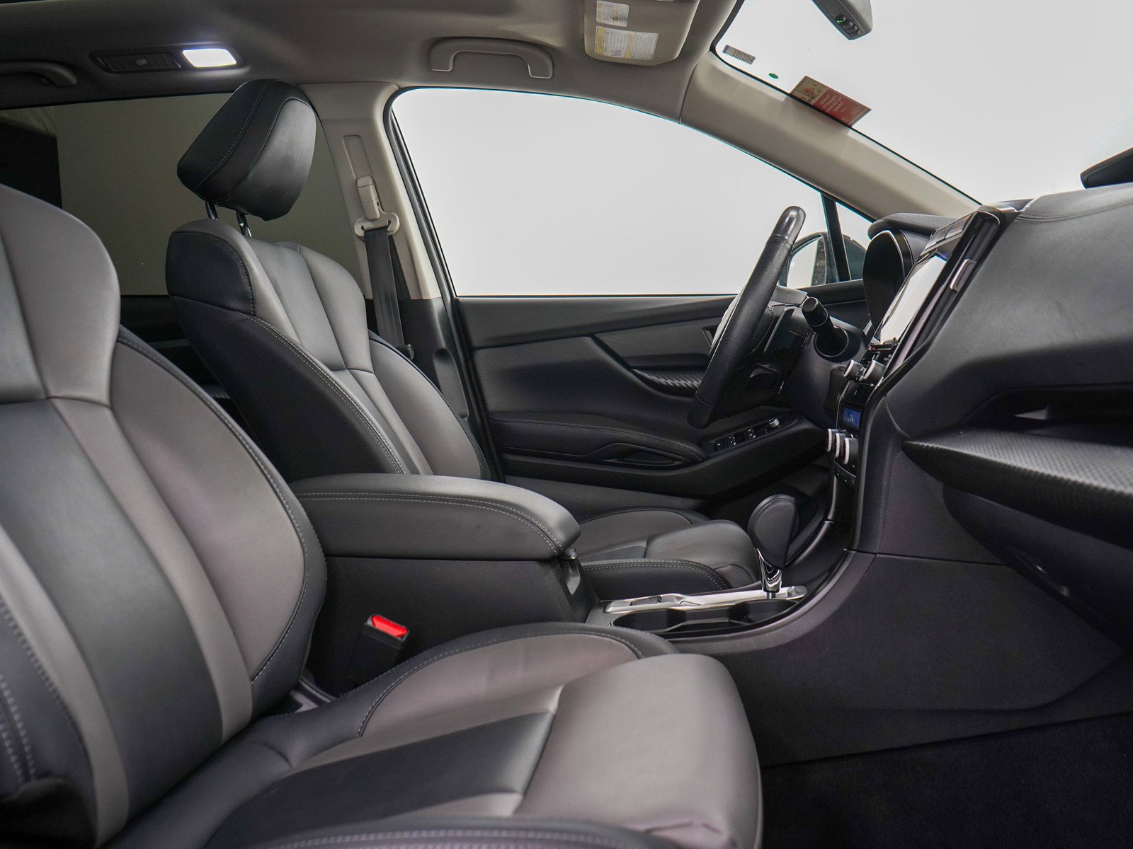 Used 2022 Ice Silver Metallic Subaru Onyx Edition image 11