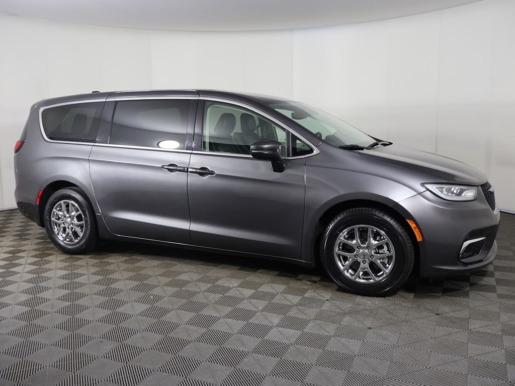 Used 2023 Gray Chrysler Touring L image 18