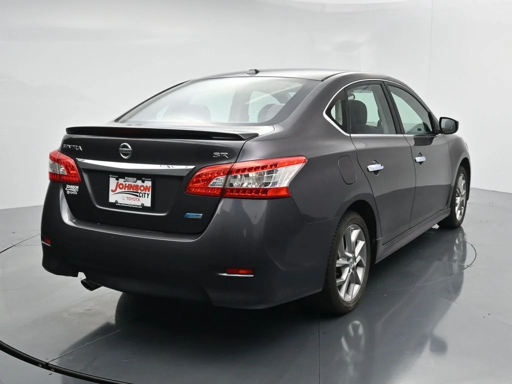Used 2014 Gray Nissan SR image 6