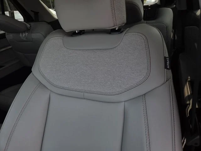 New 2026 Star White Metallic Tri-Coat Ford Active image 34