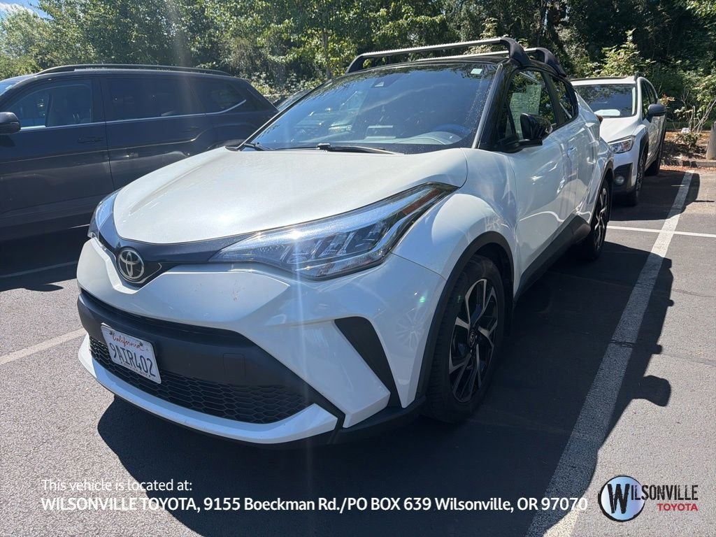 2020 Toyota C-HR XLE's photo