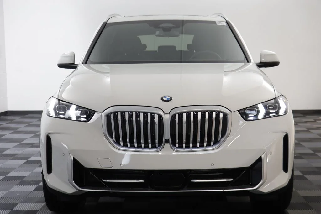 New 2026 White BMW xDrive40i image 23