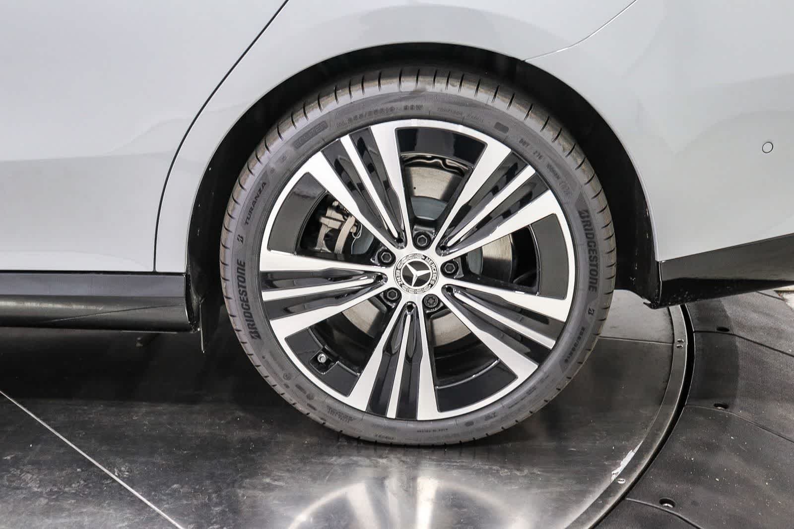 New 2027 MANUFAKTUR Alpine Grey Mercedes-Benz CLA 250+ Electric image 10