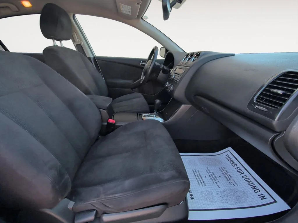 Used 2012 White Nissan 2.5 S image 15