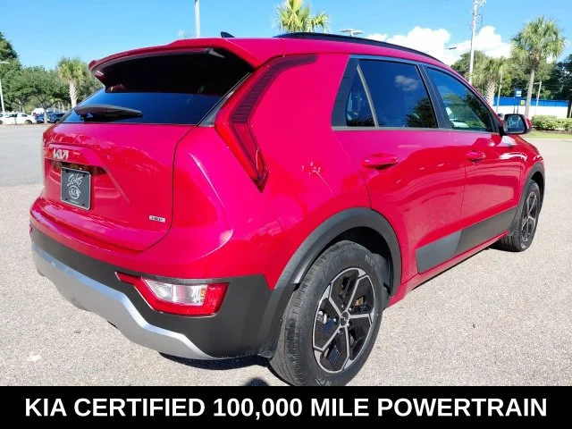 Used 2024 Red Kia LX image 4