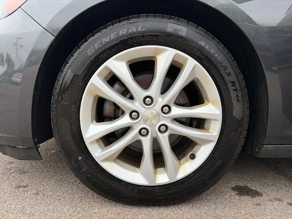 Used 2017 Gray Chevrolet LT image 22