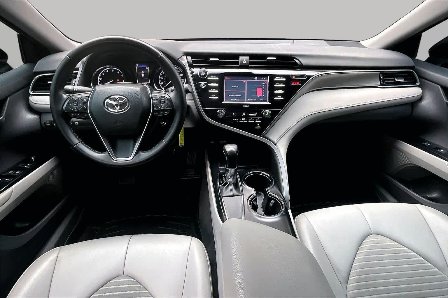 Used 2020 Midnight Black Metallic Toyota SE image 15