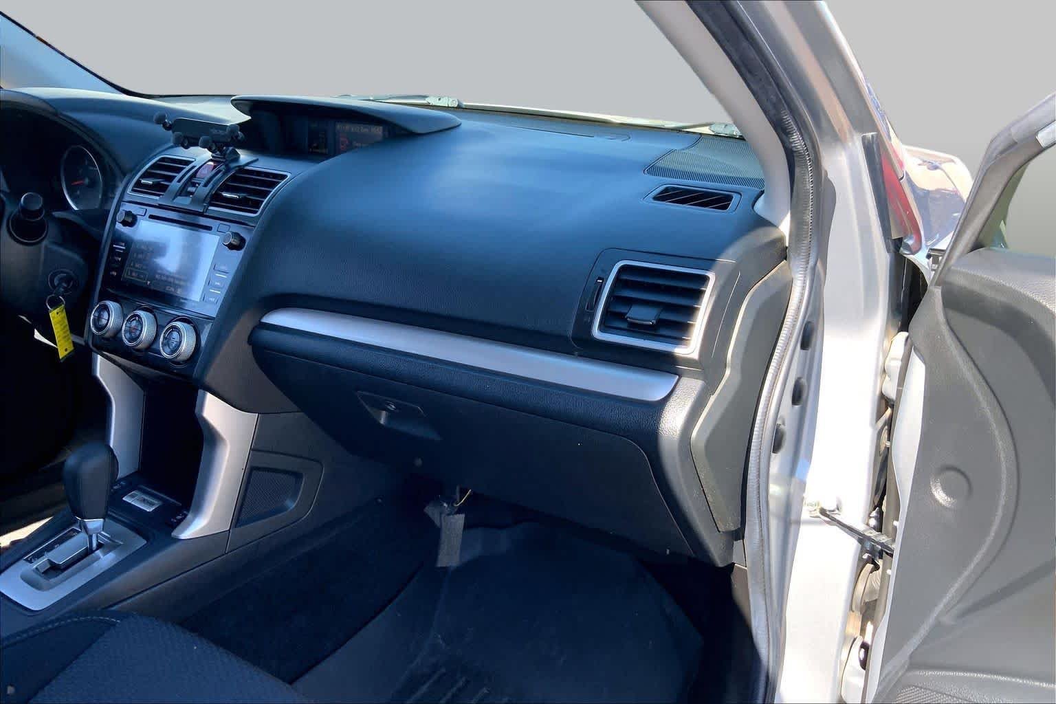Used 2018 Ice Silver Metallic Subaru Premium image 16