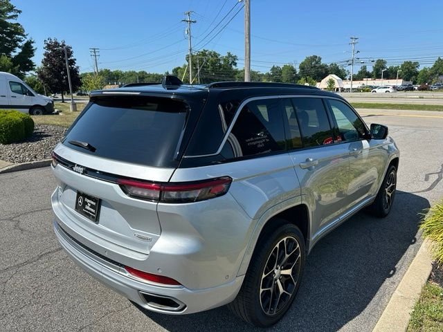Used 2024 Silver Jeep Summit Reserve image 5