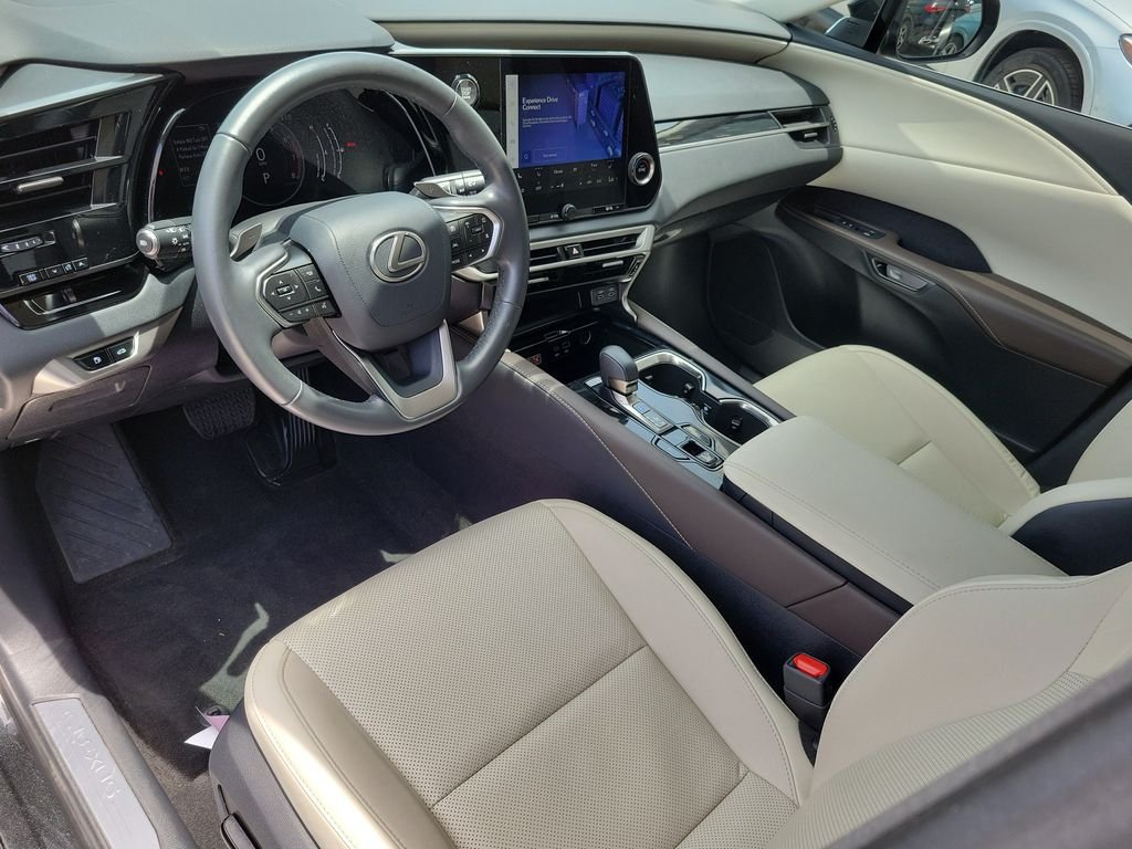 Used 2024 Black Lexus 350 image 21