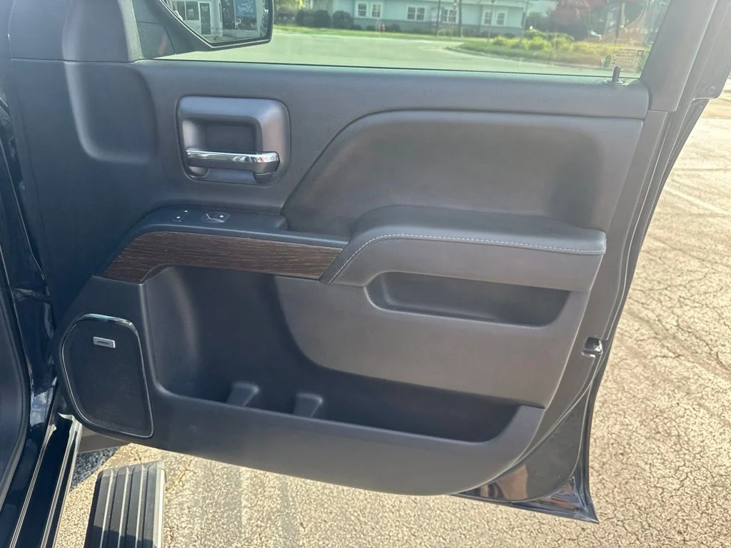 Used 2017 Black GMC Denali image 31