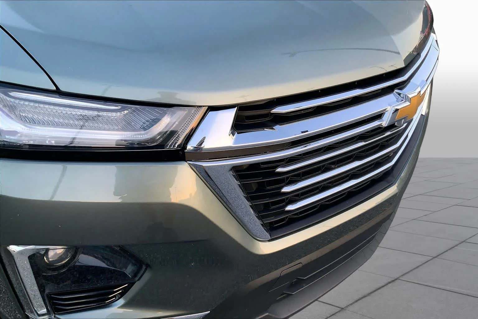 Used 2023 Silver Sage Metallic Chevrolet LT Leather image 28