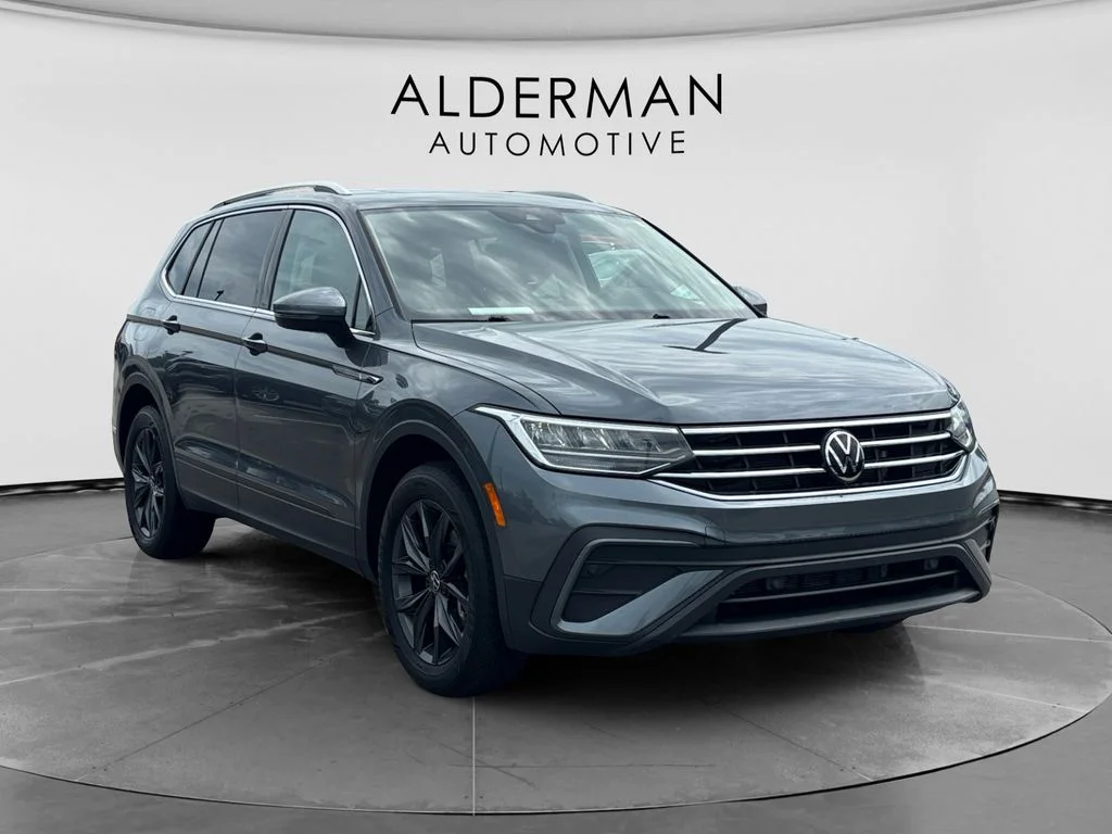 Used 2023 Gray Volkswagen 2.0T SE image 7
