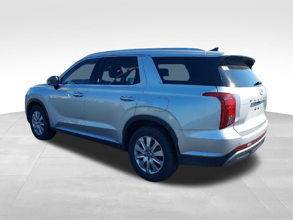 Used 2024 Silver Hyundai SEL image 3