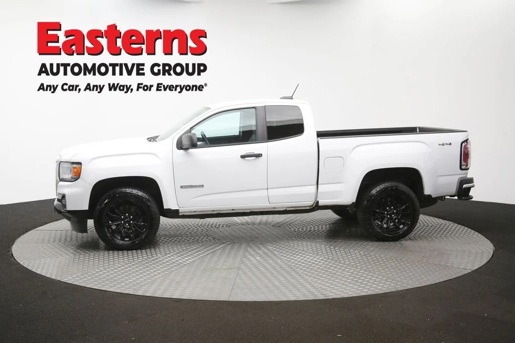 Used 2022 White GMC Elevation Standard image 58