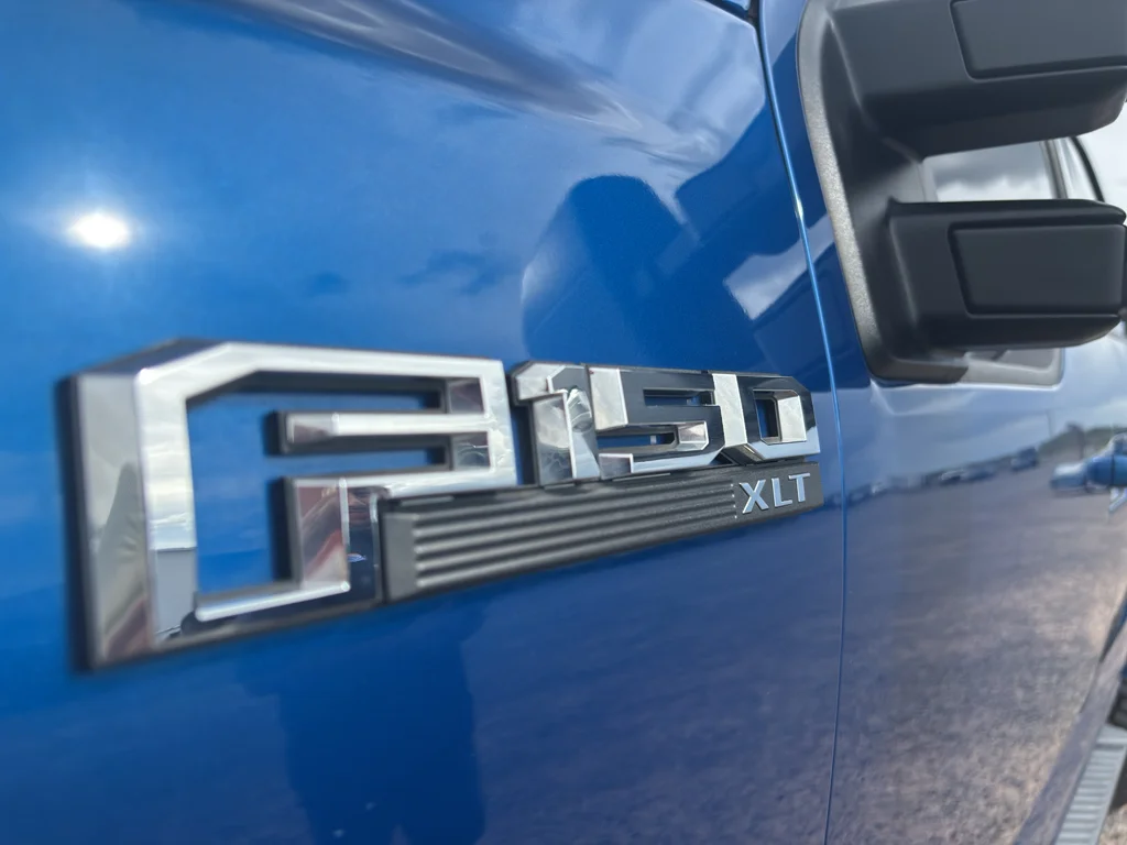 Used 2018 Lightning Blue Ford XLT image 10
