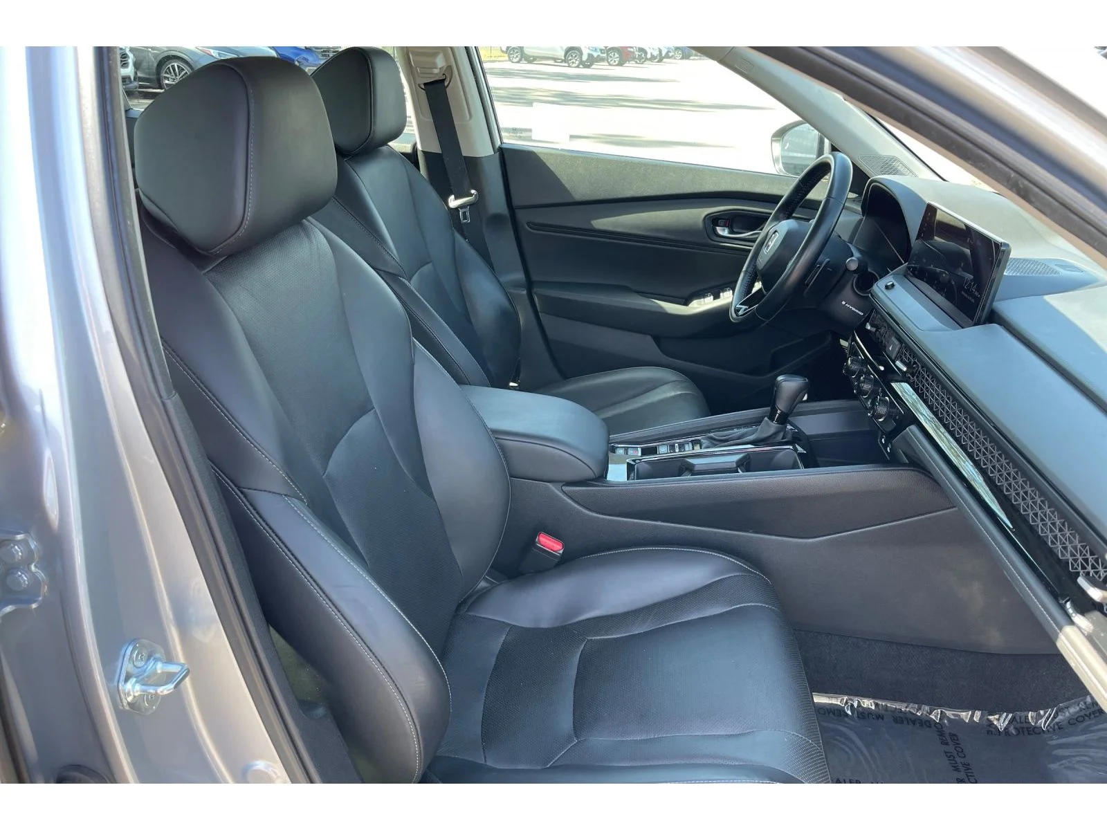Used 2025 Solar Silver Metallic Honda EX-L image 18