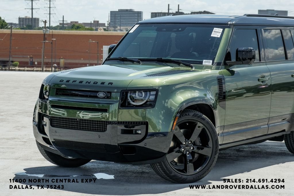 New 2026 Woolstone Green Metallic Land Rover X-Dynamic SE image 3