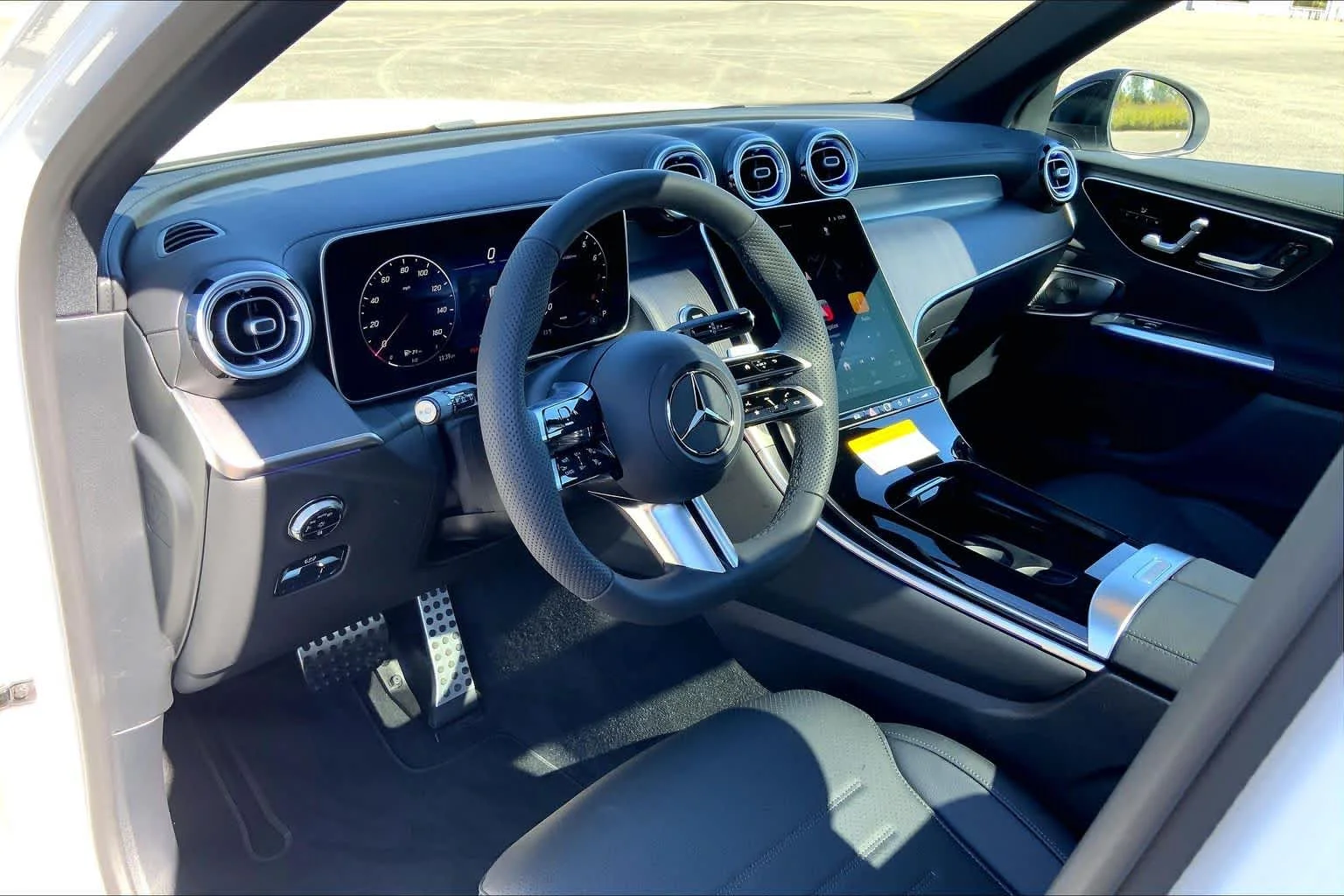 New 2026 Polar White Mercedes-Benz GLC 300 image 8