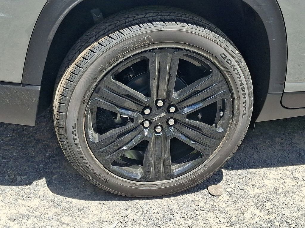 New 2026 Sterling Metallic GMC Elevation image 5