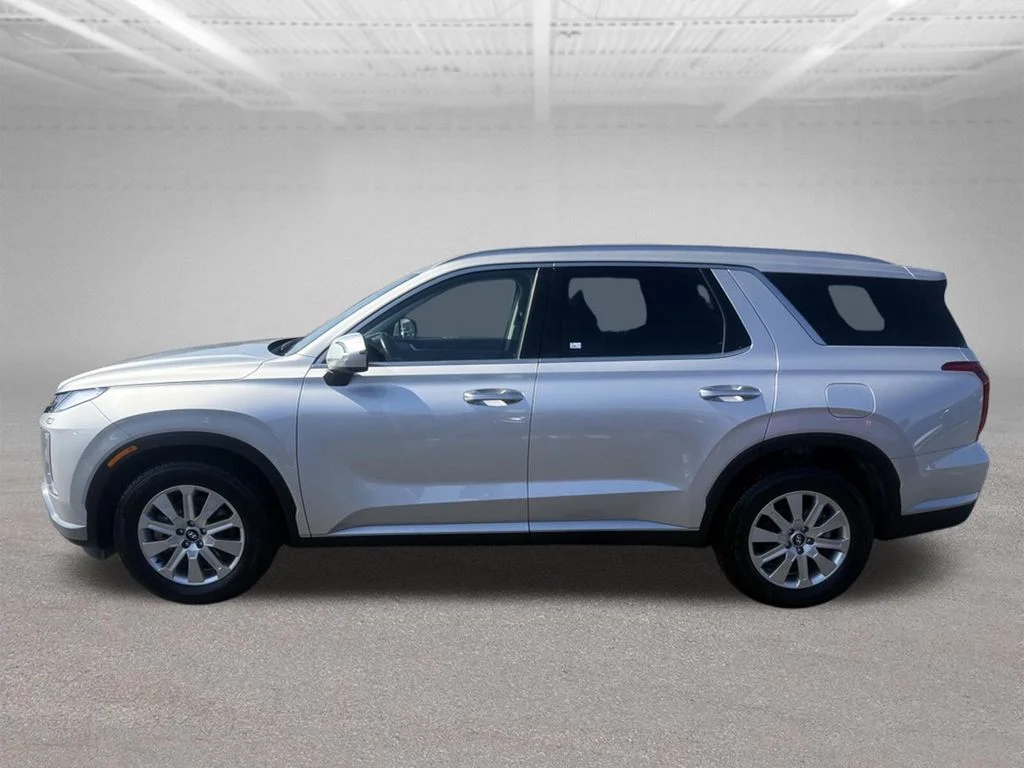 Certified Used 2025 Silver Hyundai SEL image 9