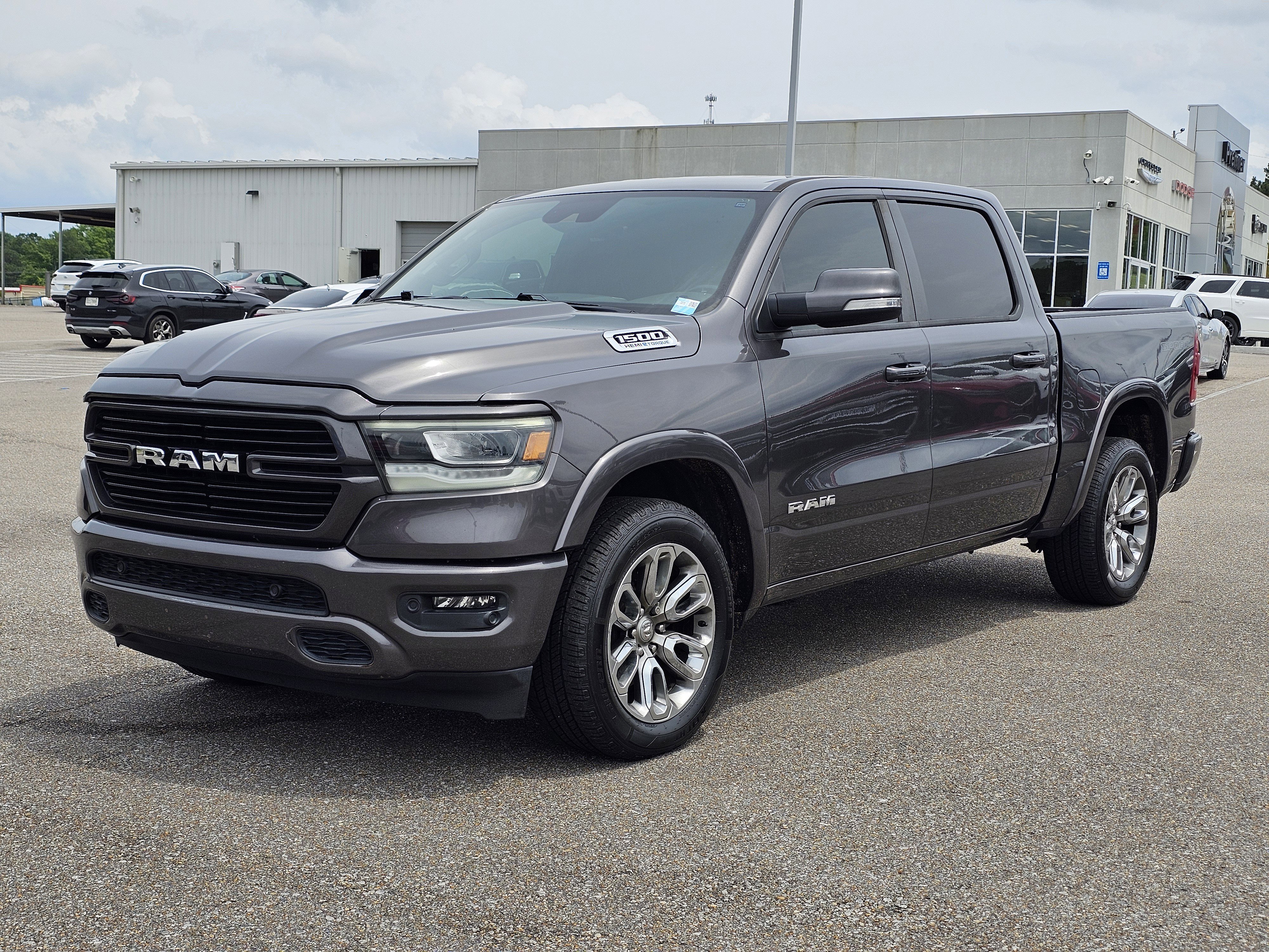 2022 RAM 1500 Laramie 4x4 Crew Cab 5'7's photo