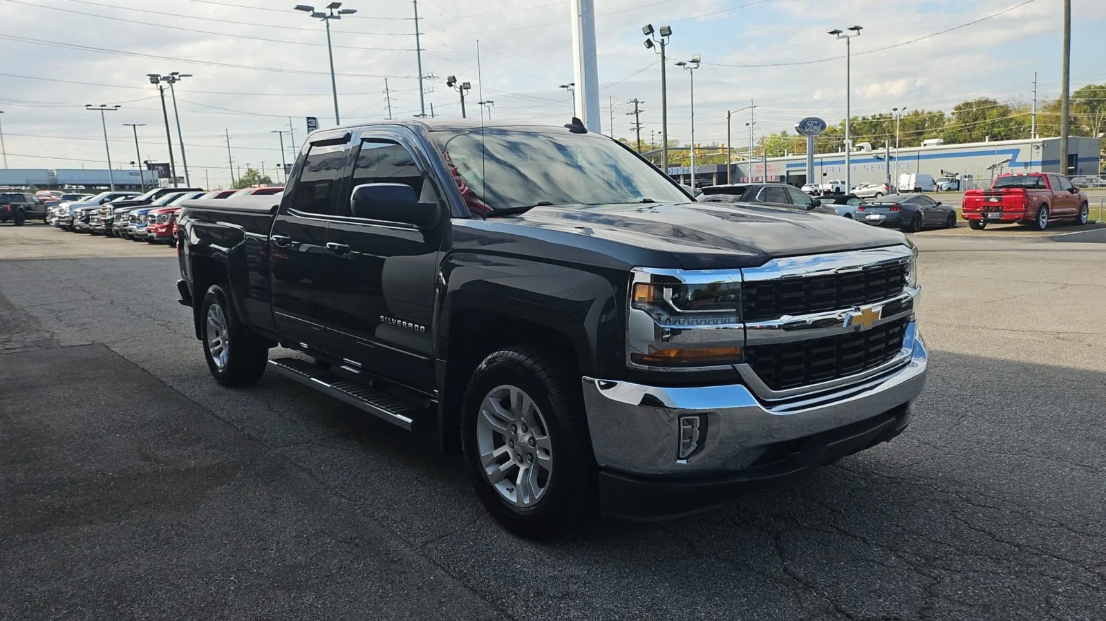 Used 2017 Graphite Metallic Chevrolet LT 4WD image 6