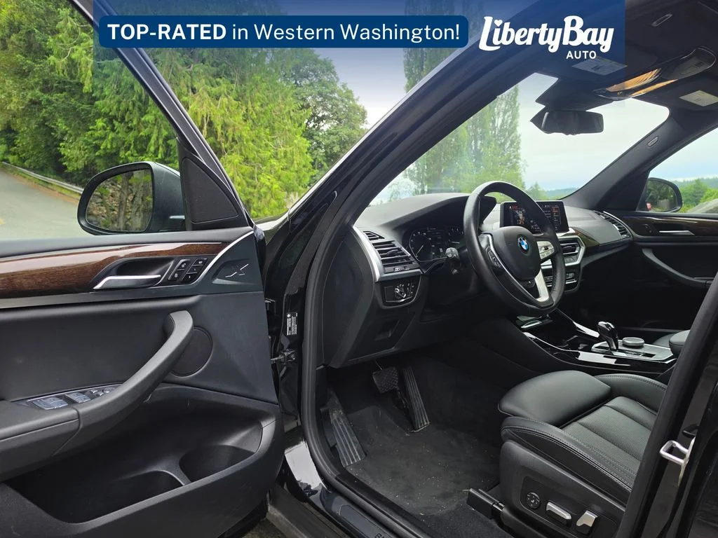 Used 2022 Black BMW xDrive30i image 12