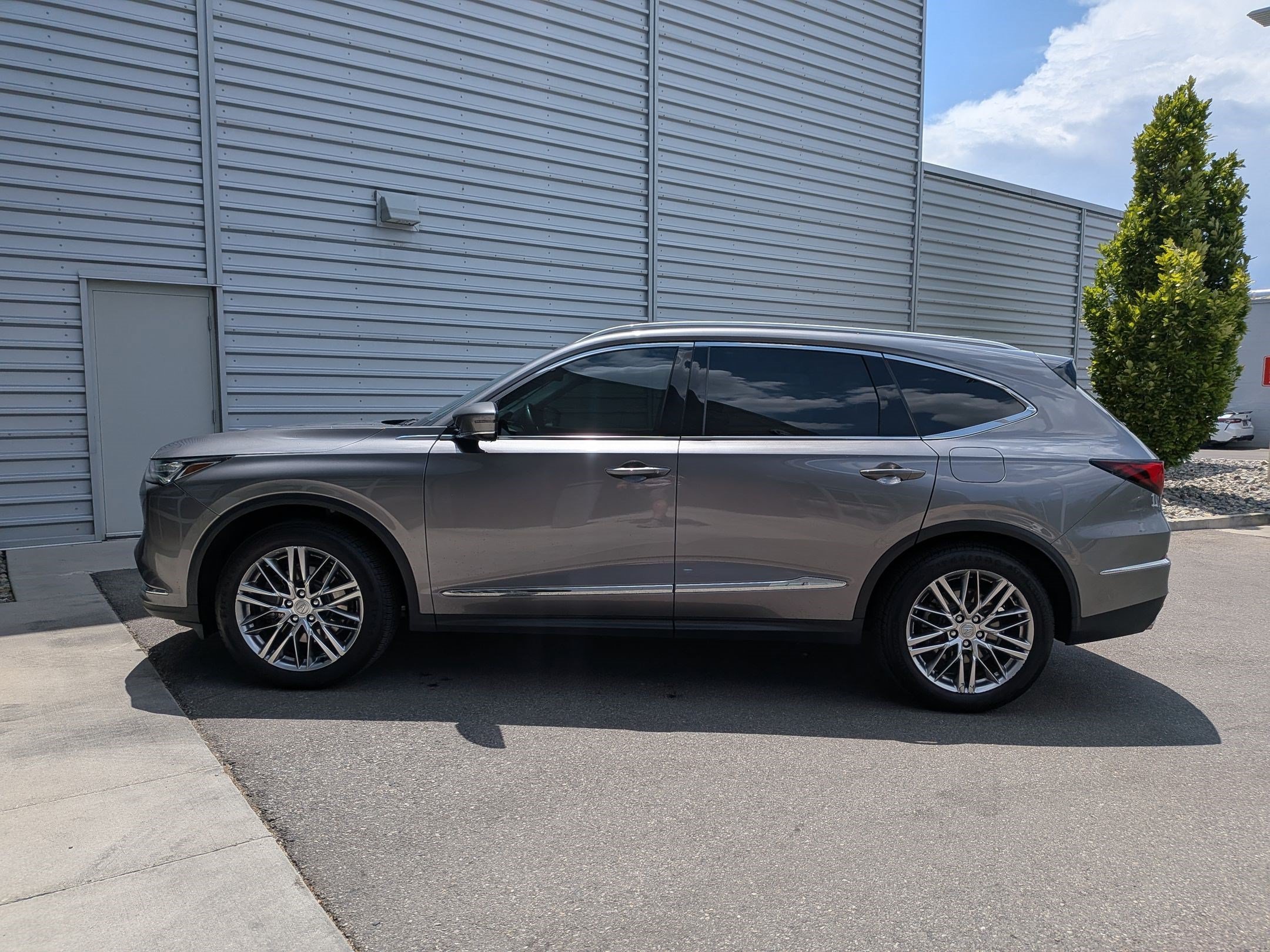 Used 2022 Liquid Carbon Metallic Acura w/Advance Package image 8
