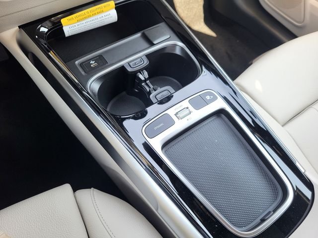 New 2026 Polar White Mercedes-Benz GLB 250 image 20