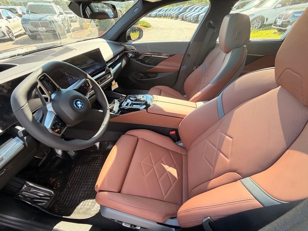 New 2027 Black Sapphire Metallic BMW 550e xDrive image 6