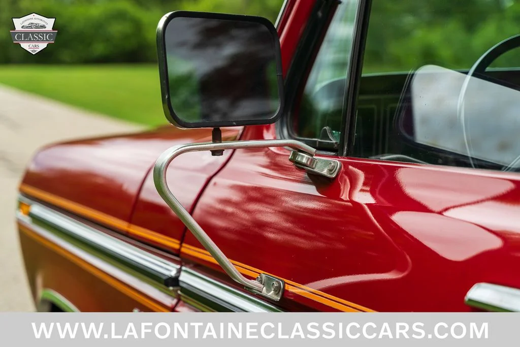 Used 1975 Red Ford  image 47