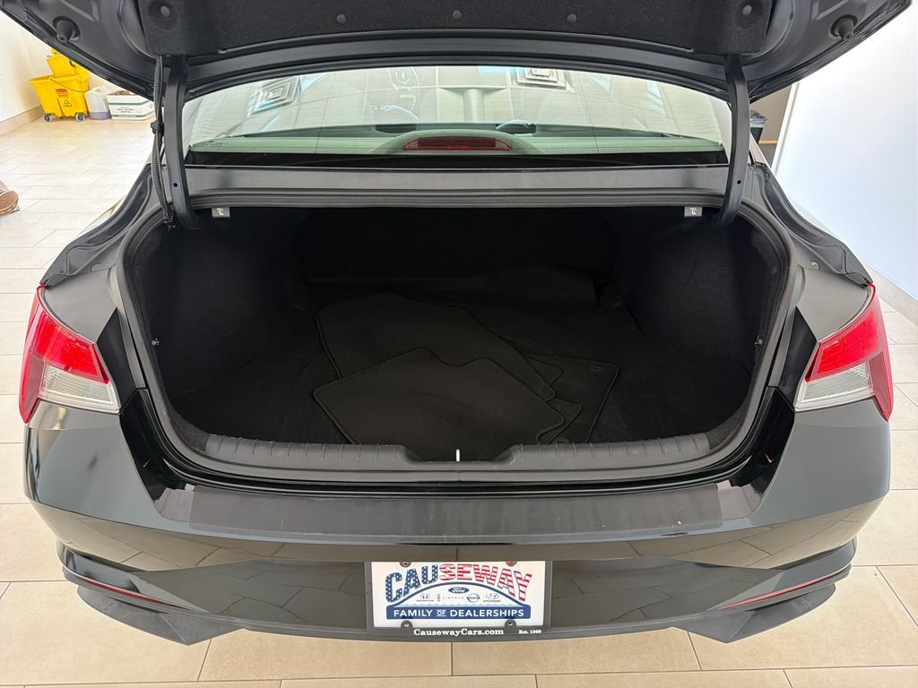 Used 2023 Phantom Black Hyundai SEL image 30