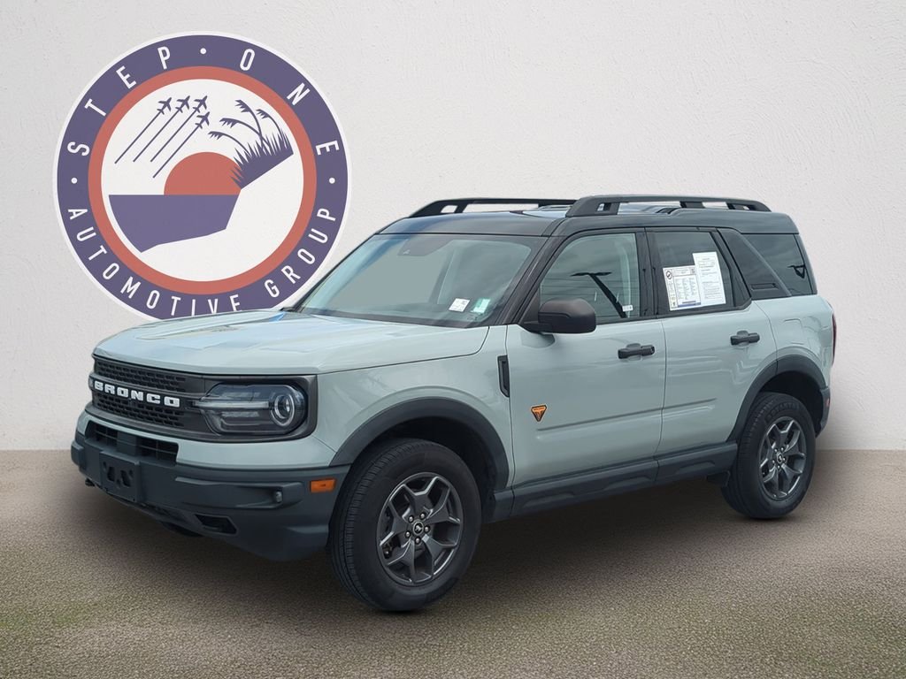 Used 2021 Green Ford Badlands image 1