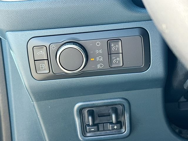 New 2026 Oxford White Ford XLT image 10