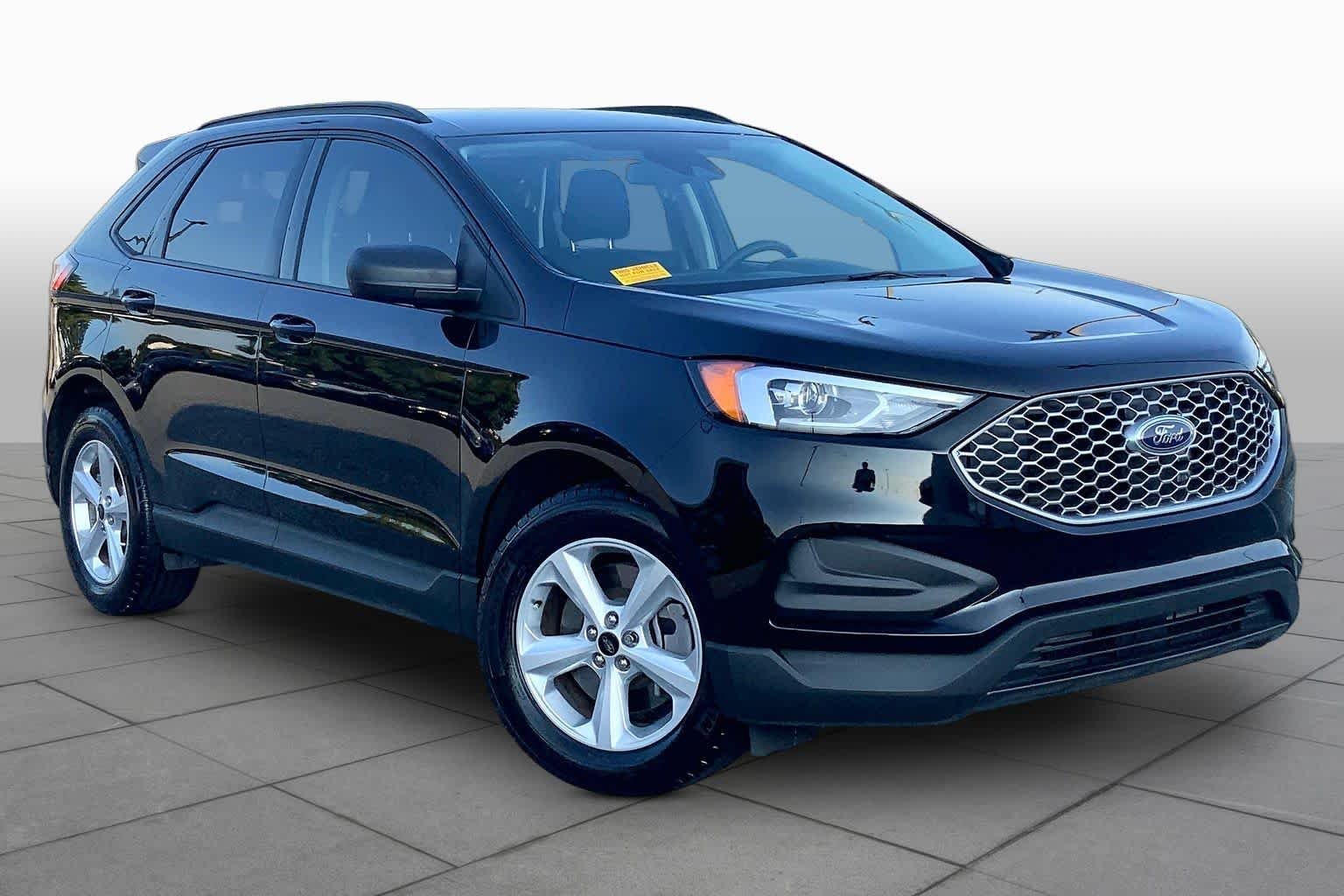Used 2024 Agate Black Metallic Ford SE image 3