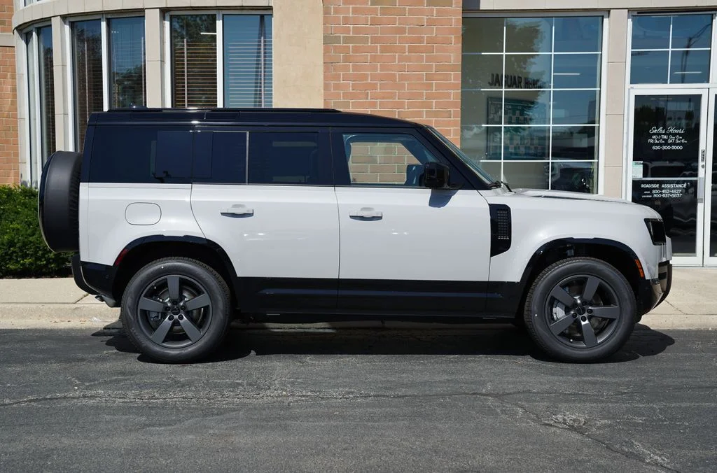 Used 2026 Gray Land Rover X-Dynamic SE image 7