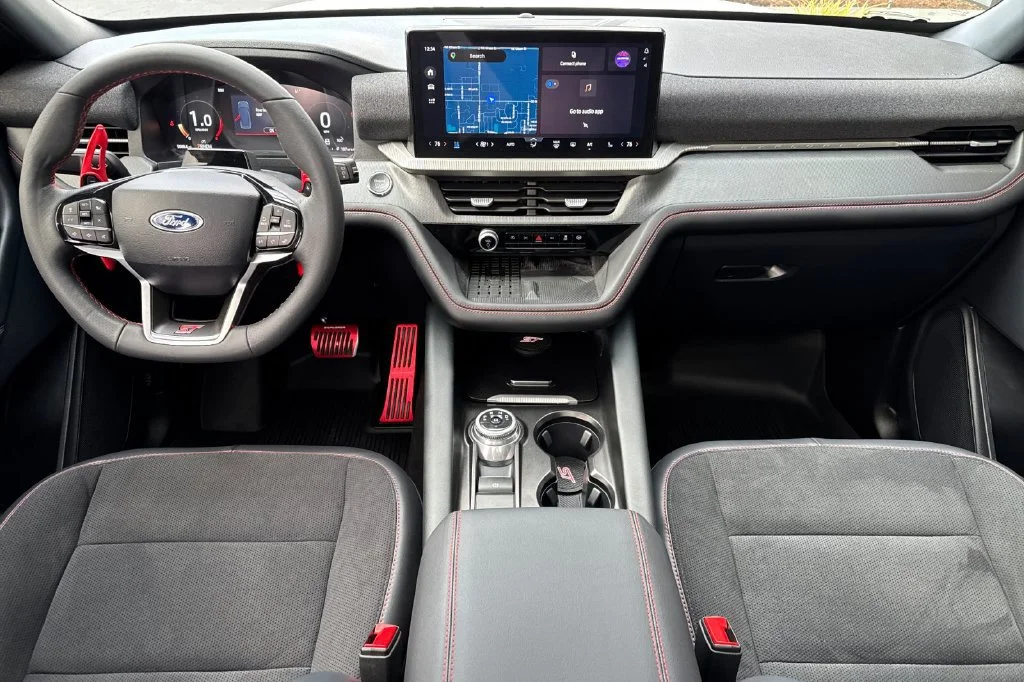 2025 Ford Explorer ST - Photo 13