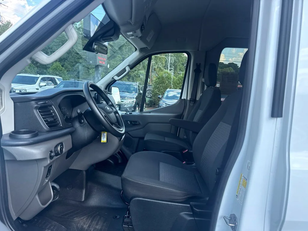 Used 2023 White Ford XL image 9