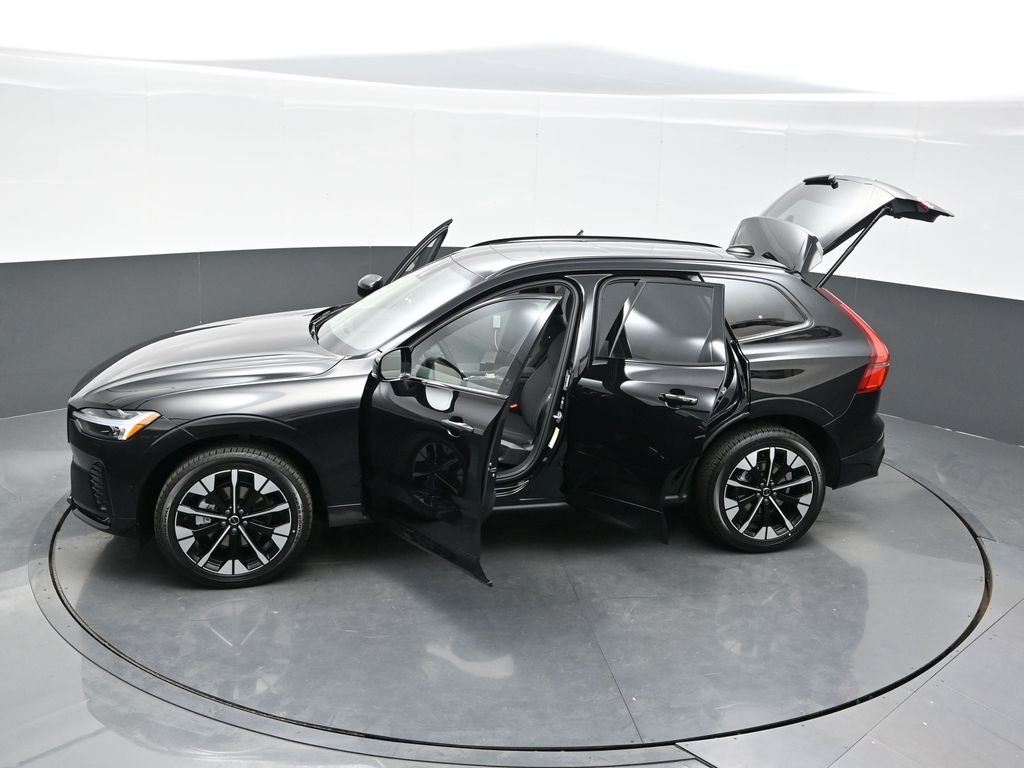 2026 Volvo XC60 Plus - Photo 27