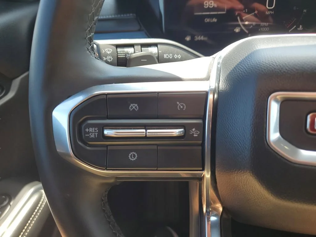 Used 2025 Sterling Metallic GMC Elevation image 20