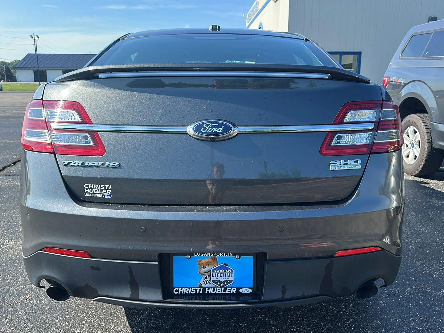 Used 2016 Magnetic FORD SEDAN image 4