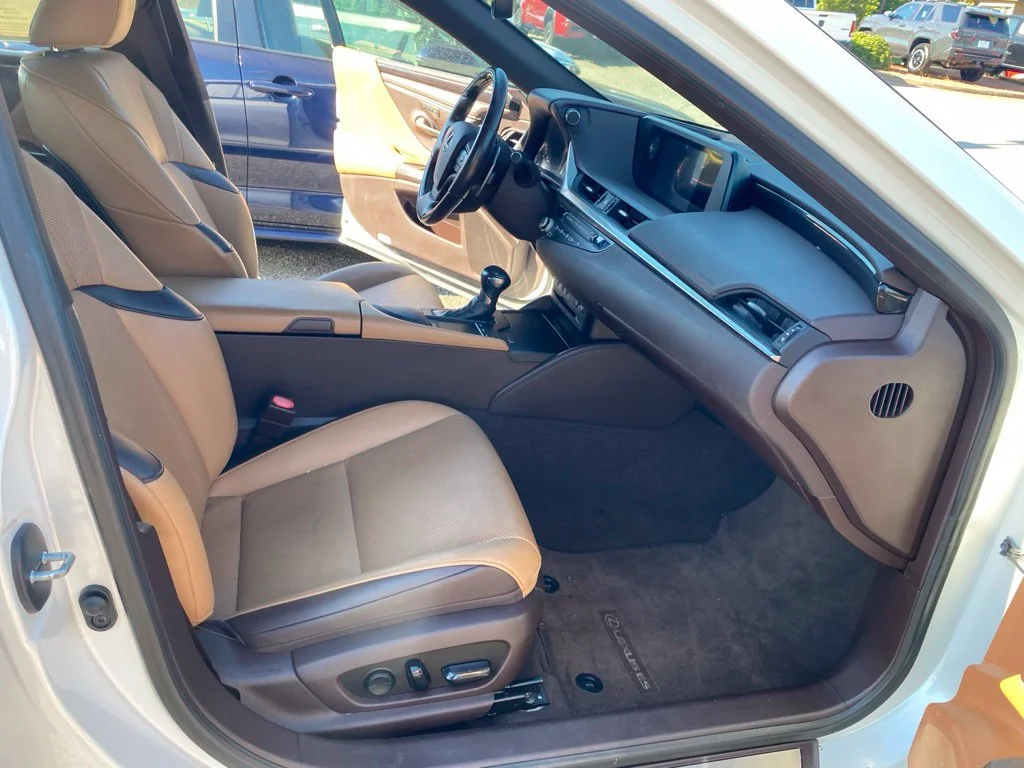 Used 2021 White Lexus 250 image 16