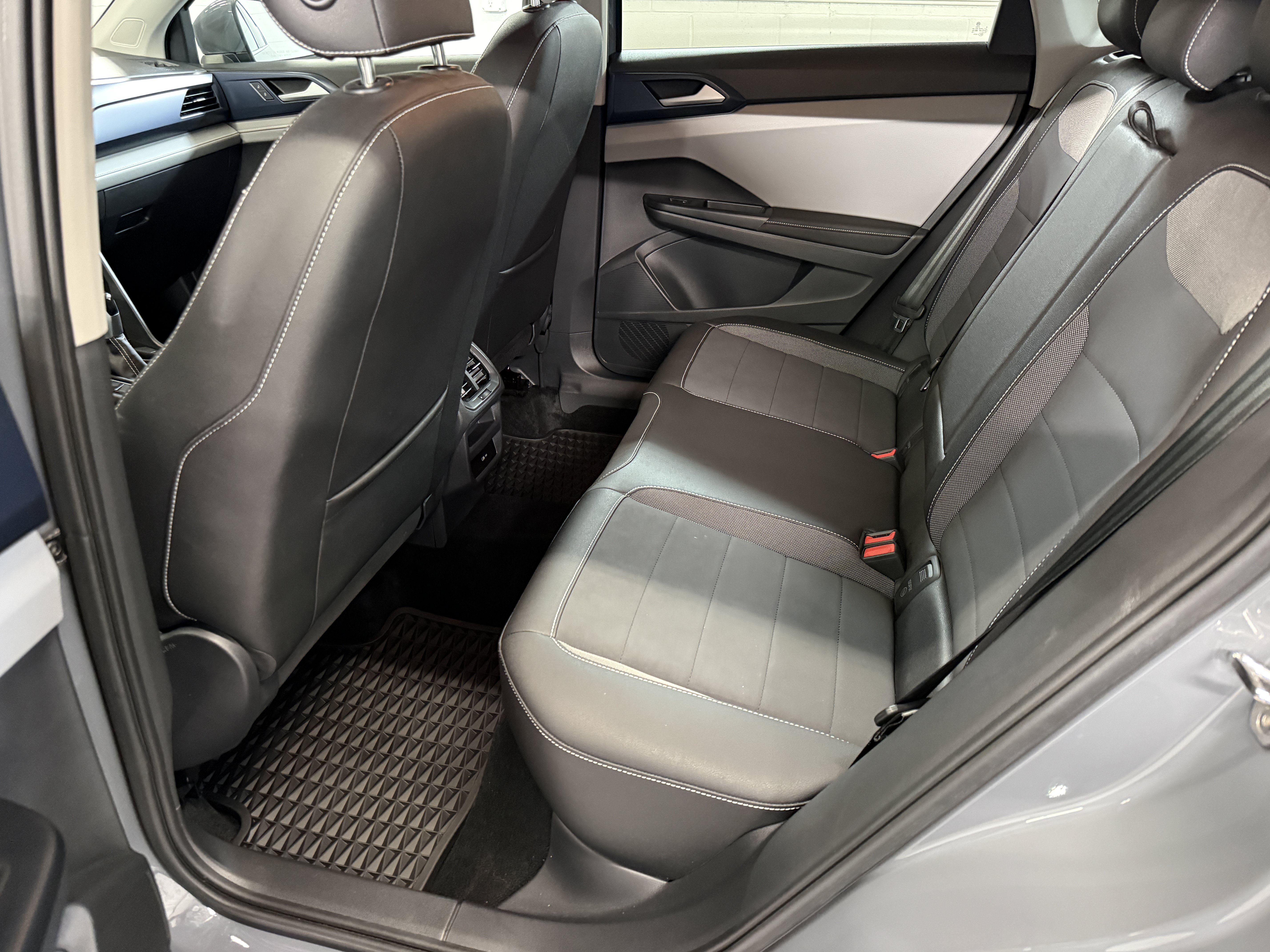 Used 2024 Pure Gray Volkswagen SE image 19