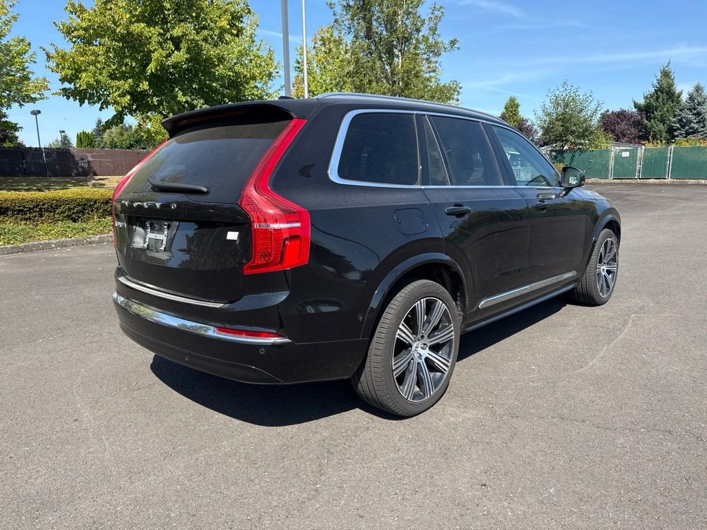 Used 2024 Onyx Black Metallic Volvo Ultimate image 6