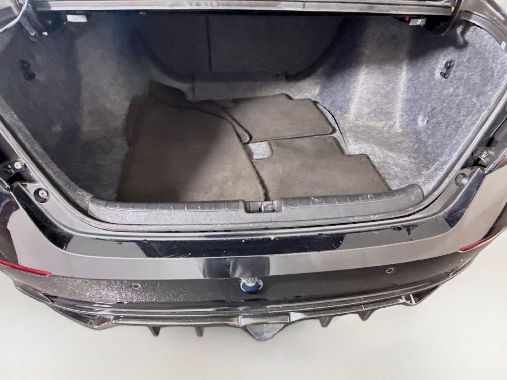 Used 2021 Crystal Black Pearl Honda Touring image 31