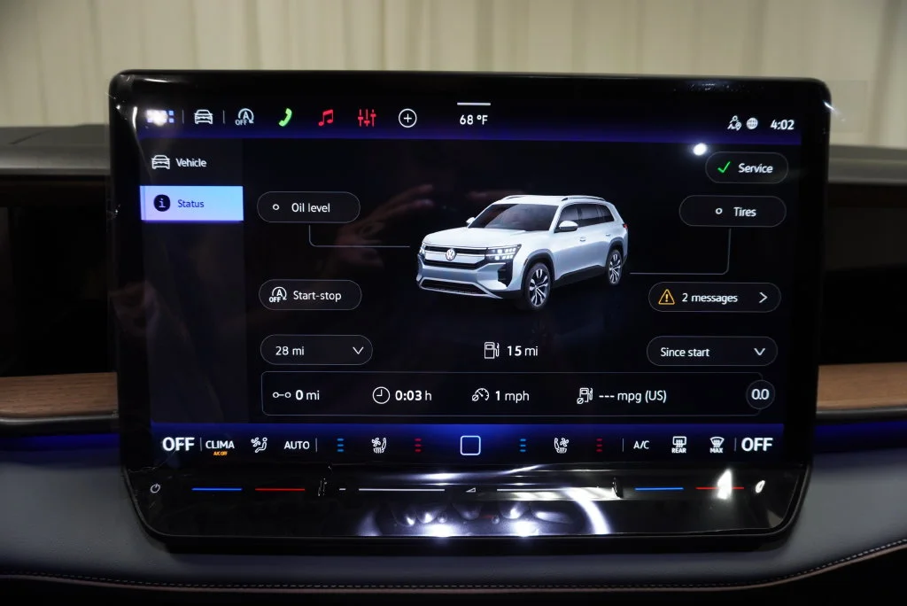 New 2027 Deep Black Volkswagen SE w/Technology image 17